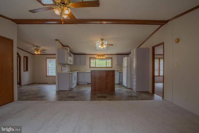 706 LOOP RD, Gerrardstown, WV 25420