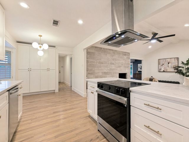 7262 Fernmeadow Drive, Dallas, TX 75248