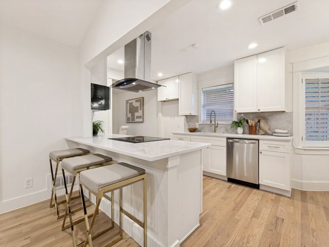 7262 Fernmeadow Drive, Dallas, TX 75248