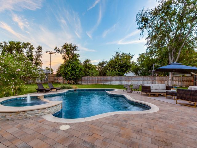 7262 Fernmeadow Drive, Dallas, TX 75248