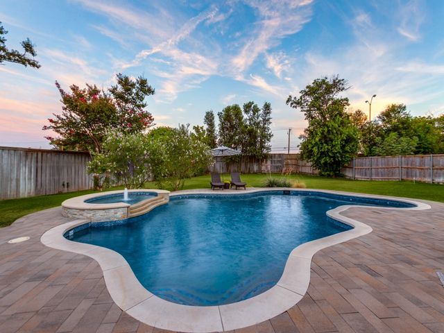 7262 Fernmeadow Drive, Dallas, TX 75248