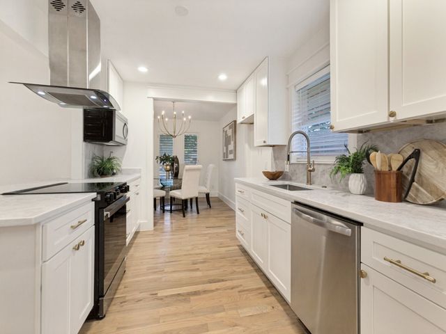 7262 Fernmeadow Drive, Dallas, TX 75248