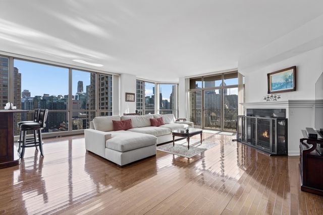 21 E Huron Street 2803, Chicago, IL 60611