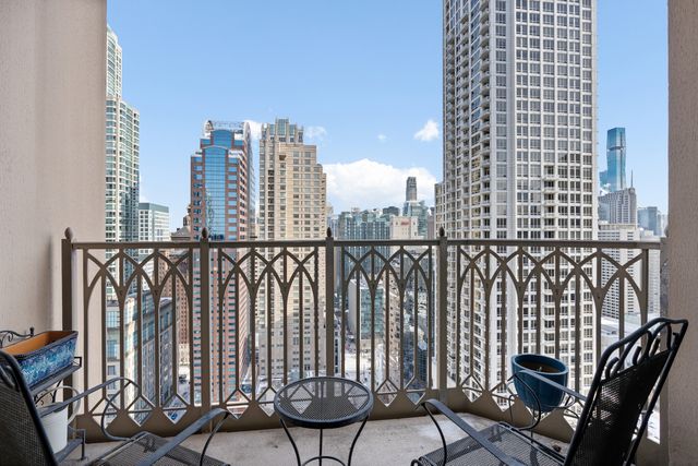 21 E Huron Street 2803, Chicago, IL 60611