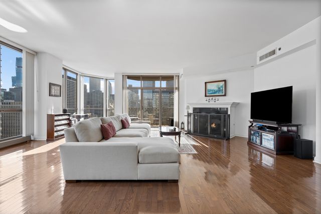 21 E Huron Street 2803, Chicago, IL 60611