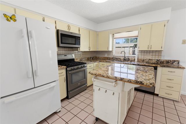 644 E CENTRAL AVENUE, Eagle Lake, FL 33839