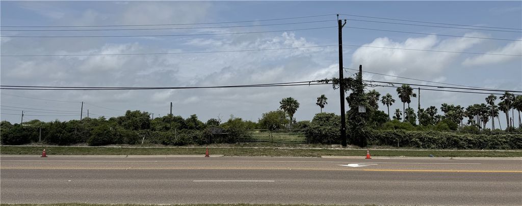 1410 Flour Bluff Dr E, Corpus Christi, TX 78418 — photo 2