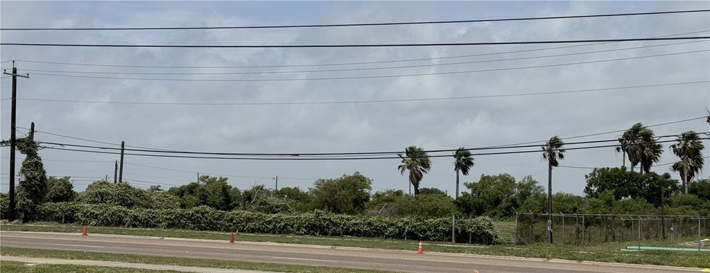 1410 Flour Bluff Dr E, Corpus Christi, TX 78418 — photo 3