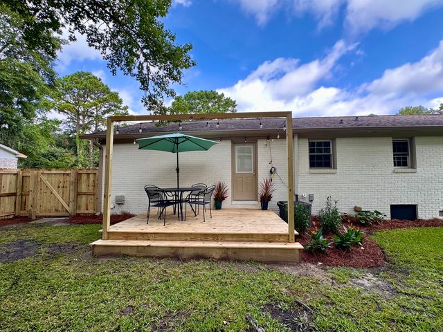 1846 Hazelwood Drive, Charleston, SC 29407