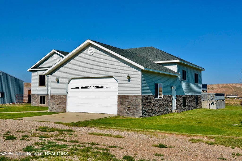 226 RED HILL Avenue, Marbleton, WY 83113 photo 5