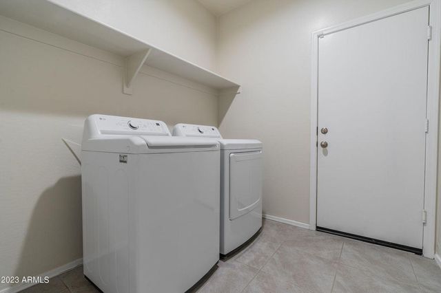5206 E Gummite Drive, San Tan Valley, AZ 85143