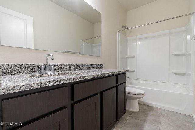 5206 E Gummite Drive, San Tan Valley, AZ 85143