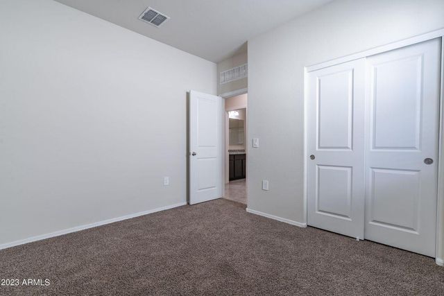5206 E Gummite Drive, San Tan Valley, AZ 85143