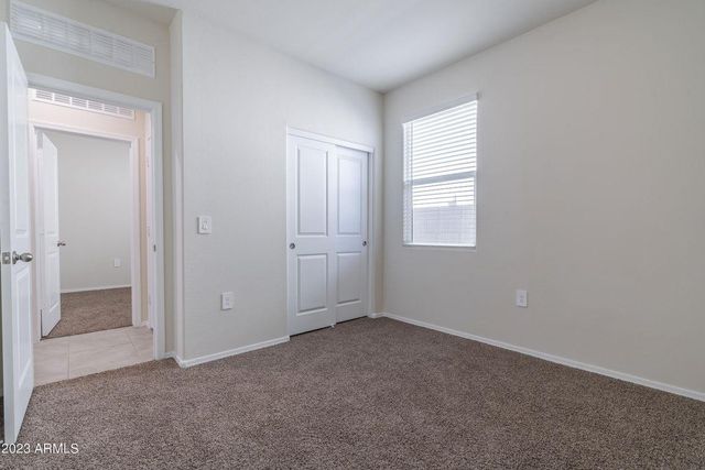 5206 E Gummite Drive, San Tan Valley, AZ 85143