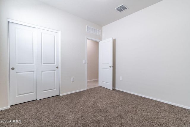 5206 E Gummite Drive, San Tan Valley, AZ 85143