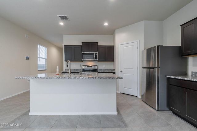 5206 E Gummite Drive, San Tan Valley, AZ 85143