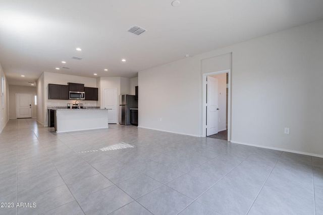 5206 E Gummite Drive, San Tan Valley, AZ 85143
