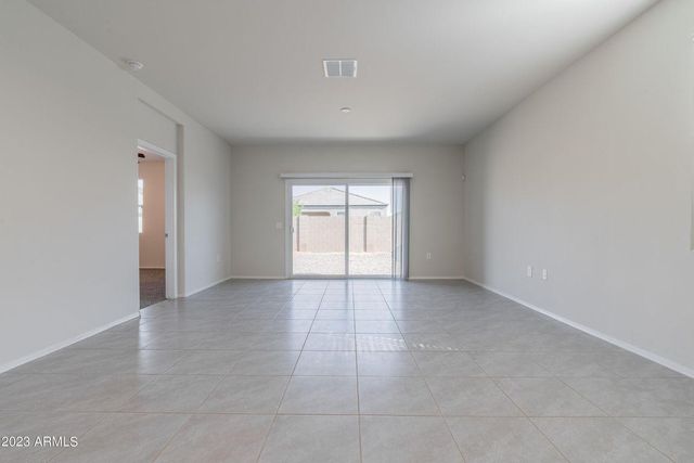 5206 E Gummite Drive, San Tan Valley, AZ 85143