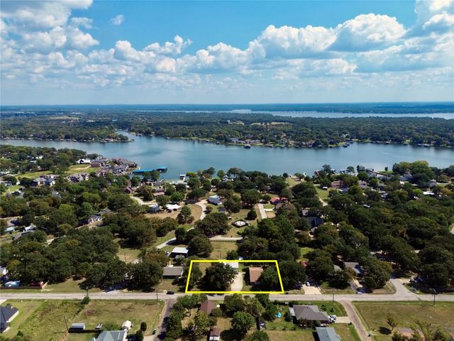 704 Legendary Lane, Gun Barrel City, TX 75156