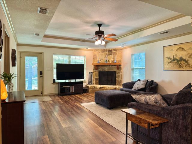 704 Legendary Lane, Gun Barrel City, TX 75156