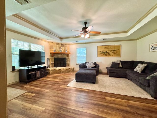 704 Legendary Lane, Gun Barrel City, TX 75156