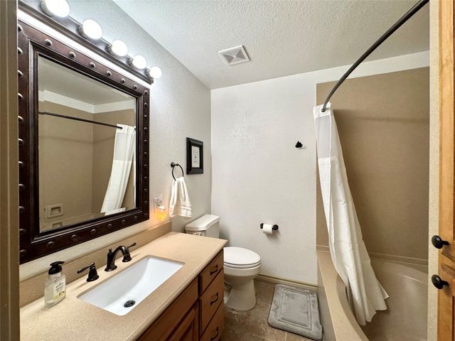 704 Legendary Lane, Gun Barrel City, TX 75156