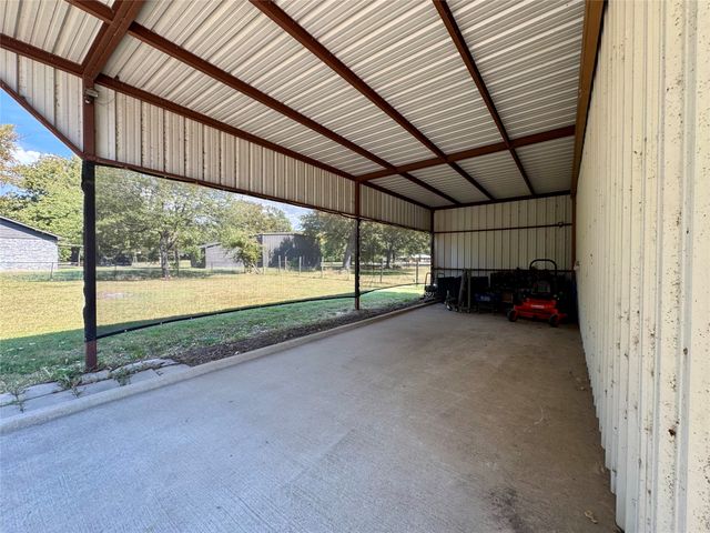 704 Legendary Lane, Gun Barrel City, TX 75156