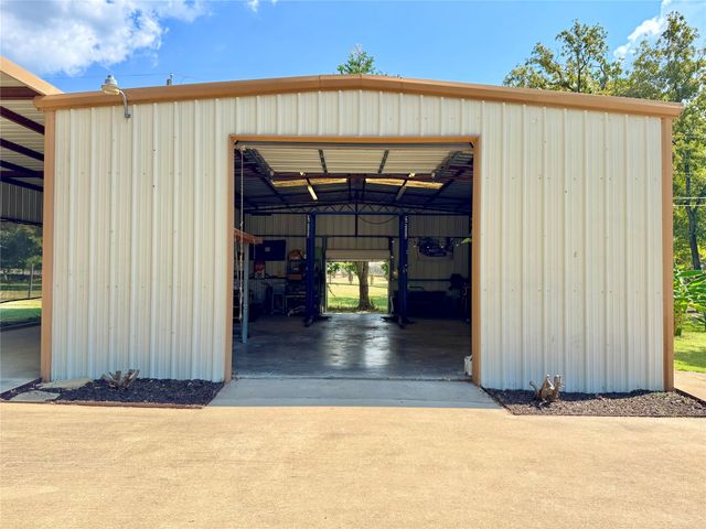 704 Legendary Lane, Gun Barrel City, TX 75156