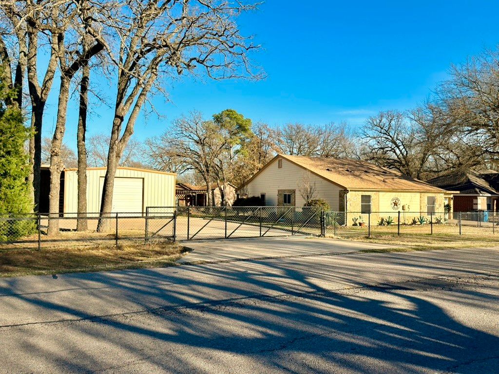 704 Legendary Lane, Gun Barrel City, TX 75156