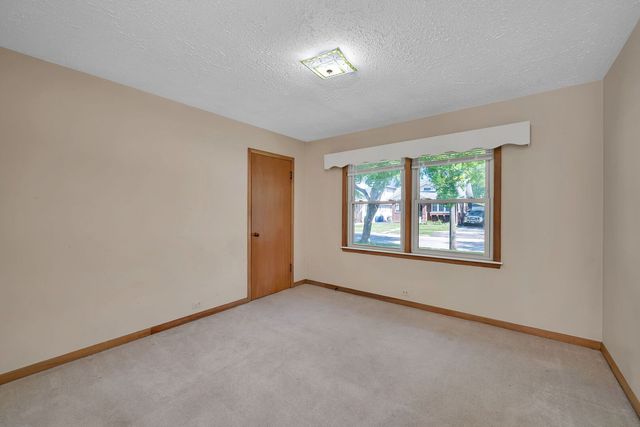 627 E Main Street, Morris, IL 60450
