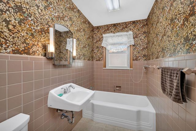627 E Main Street, Morris, IL 60450