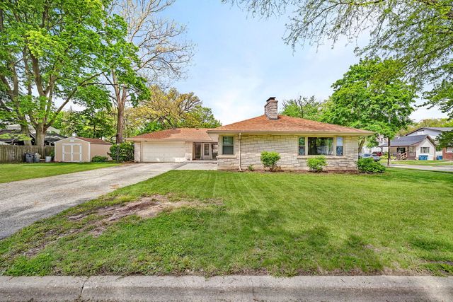 627 E Main Street, Morris, IL 60450