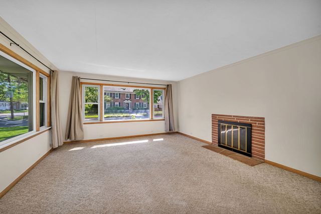627 E Main Street, Morris, IL 60450
