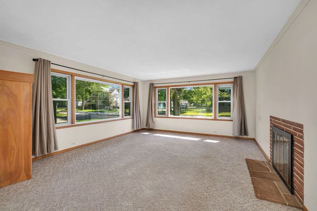 627 E Main Street, Morris, IL 60450