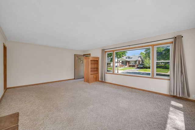 627 E Main Street, Morris, IL 60450