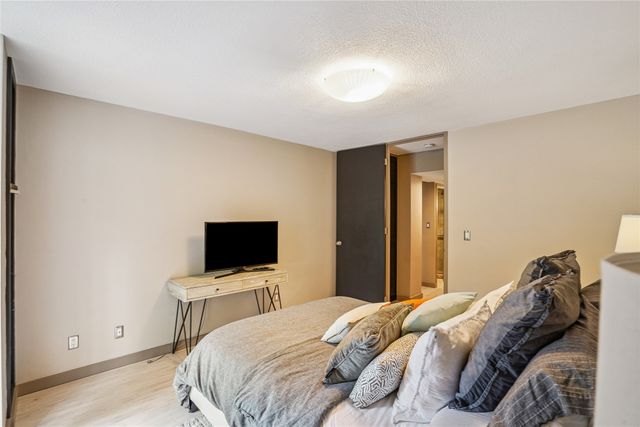 3663 Grand Avenue 104, Des Moines, IA 50312