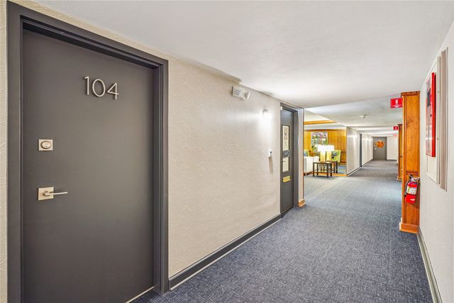 3663 Grand Avenue 104, Des Moines, IA 50312