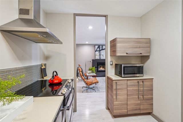 3663 Grand Avenue 104, Des Moines, IA 50312