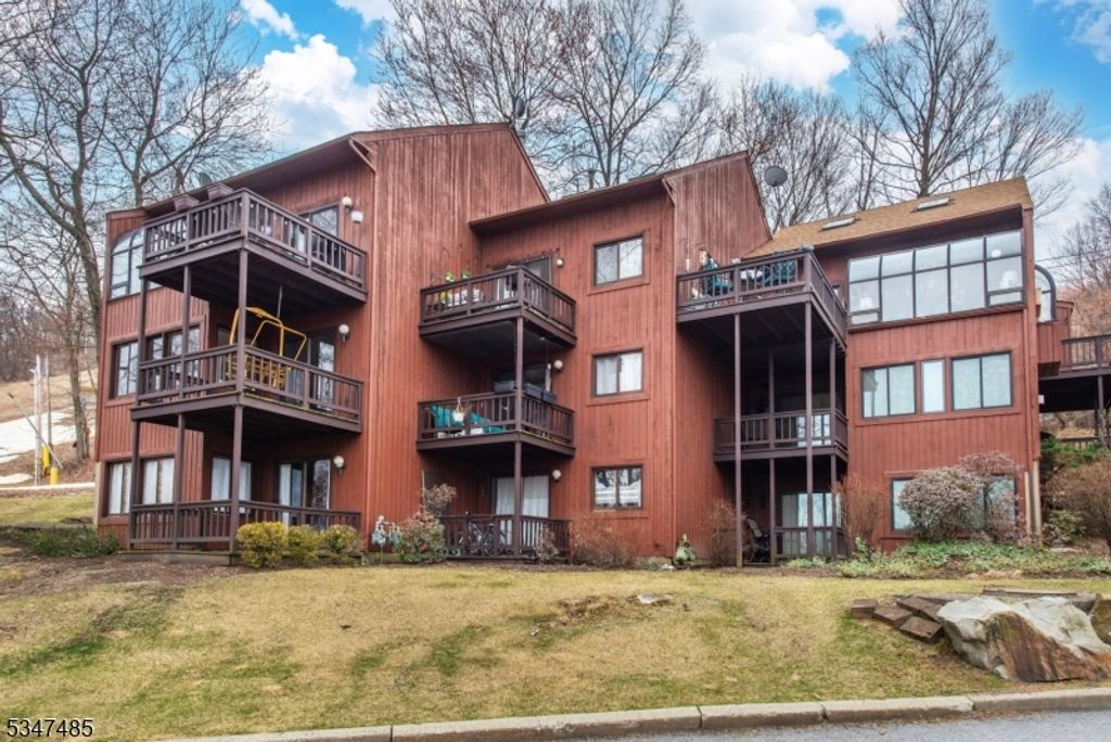 4 Winter Park Dr 4, Vernon Twp., NJ 07462