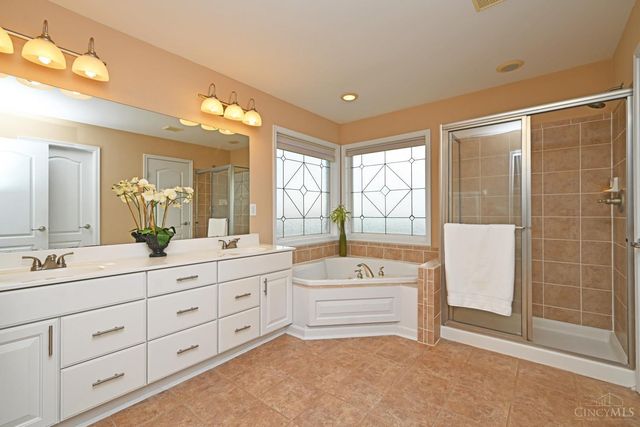7434 Foxchase Drive, West Chester, OH 45069