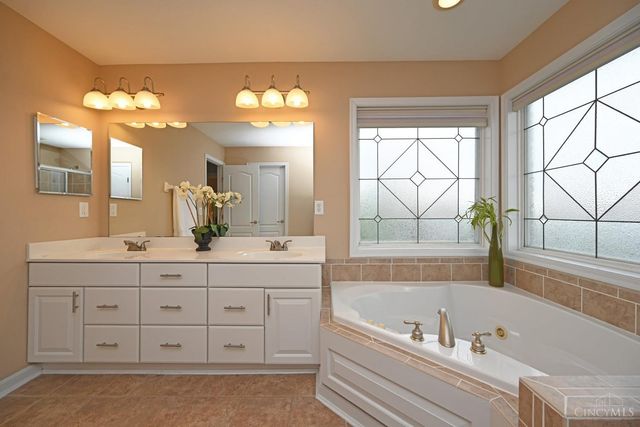 7434 Foxchase Drive, West Chester, OH 45069