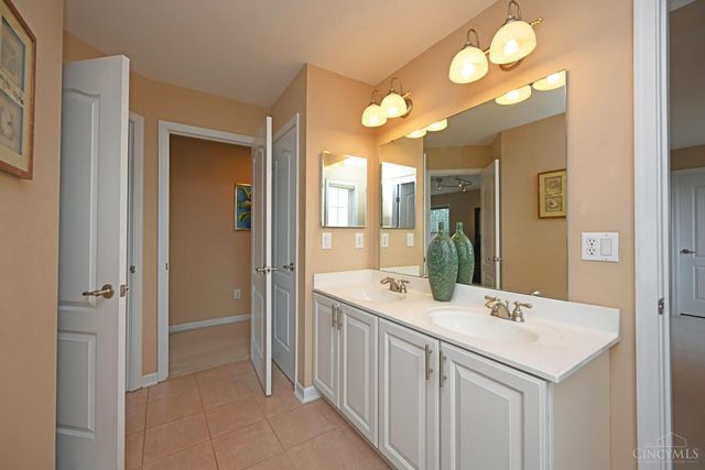 7434 Foxchase Drive, West Chester, OH 45069