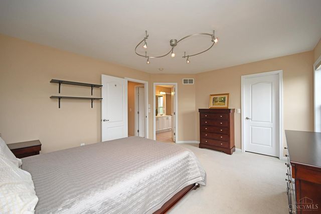 7434 Foxchase Drive, West Chester, OH 45069
