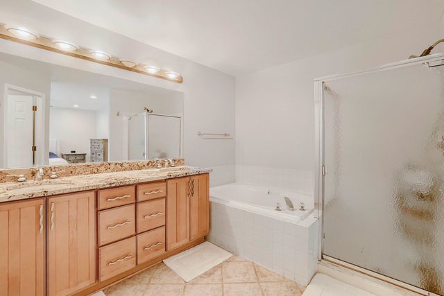 1526 Almaden Lane, Gurnee, IL 60031