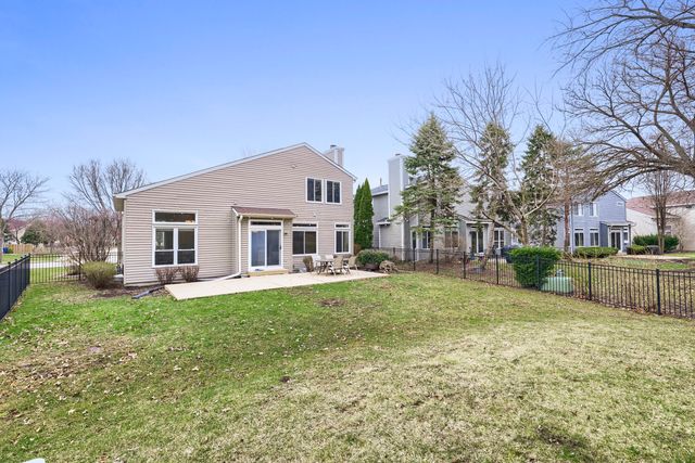 1526 Almaden Lane, Gurnee, IL 60031