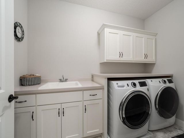 6438 Timber Arch Drive, Chaska, MN 55318