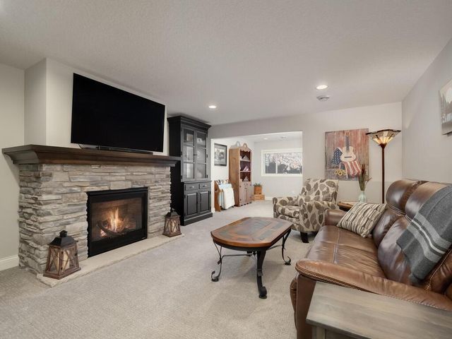 6438 Timber Arch Drive, Chaska, MN 55318