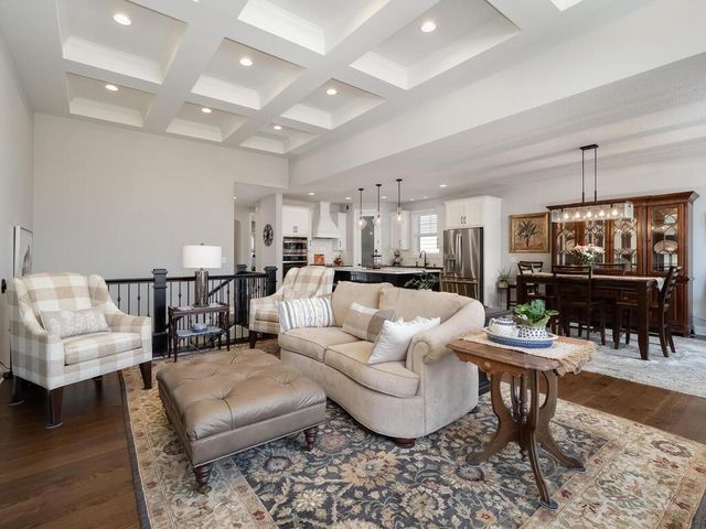 6438 Timber Arch Drive, Chaska, MN 55318