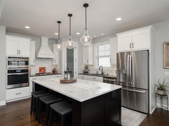 6438 Timber Arch Drive, Chaska, MN 55318