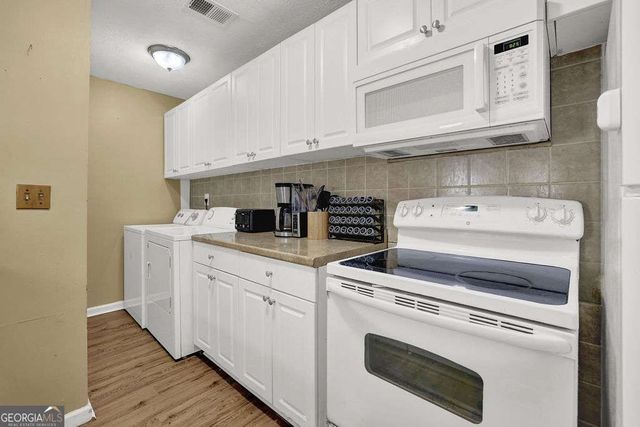 1358 Old Coach Road SW, Marietta, GA 30008